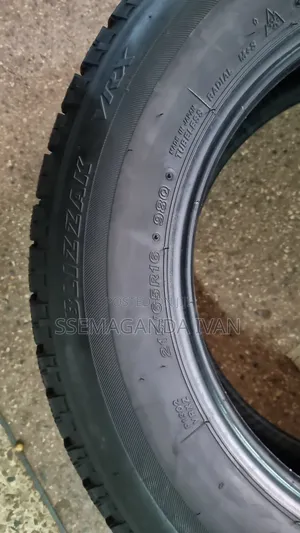 215/65r16 Used Original Bridgestone Tyres( Used)