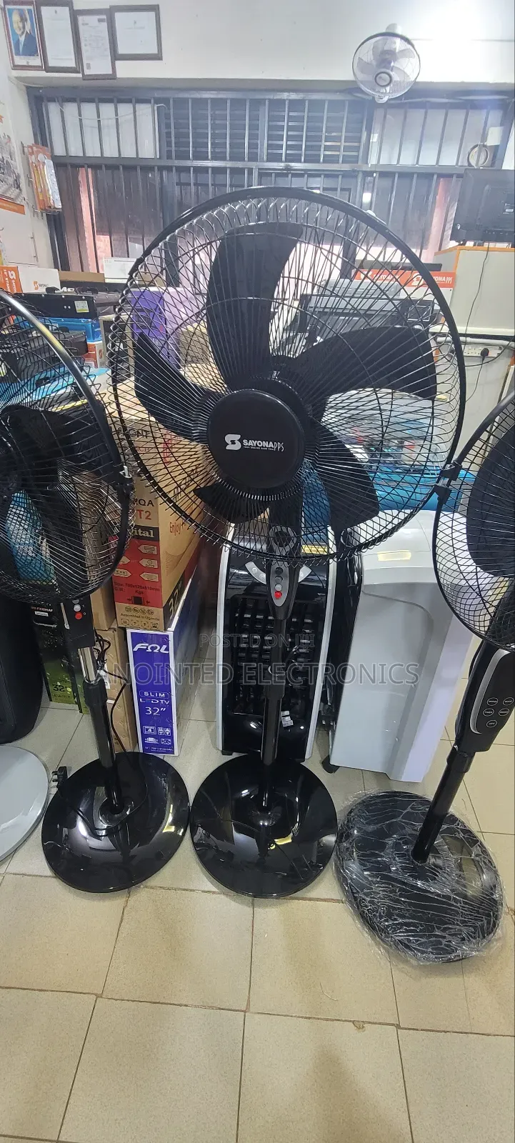 Standing Fan Sayona and Mewe
