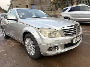 Photo - Mercedes-Benz C200 2012 Silver