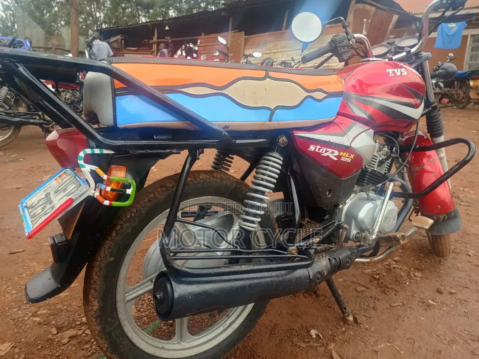 TVS HLX 125 2023 Red