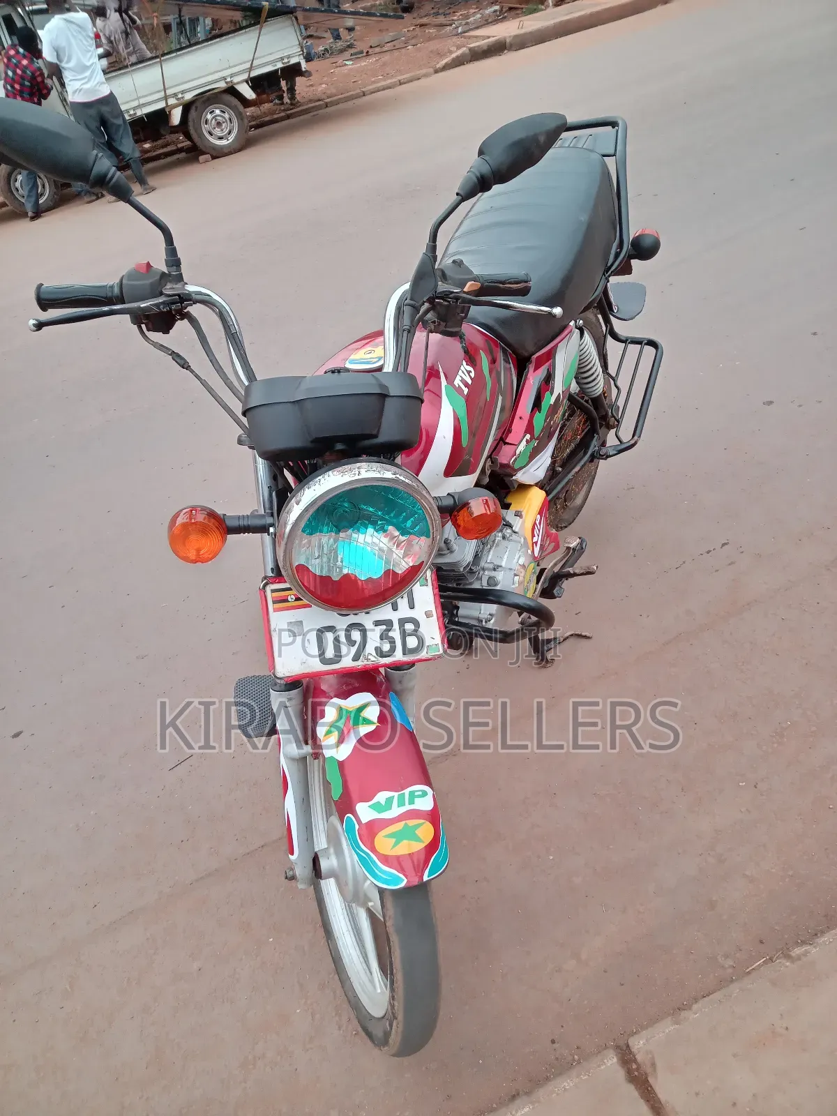 TVS HLX 125 2024 Red