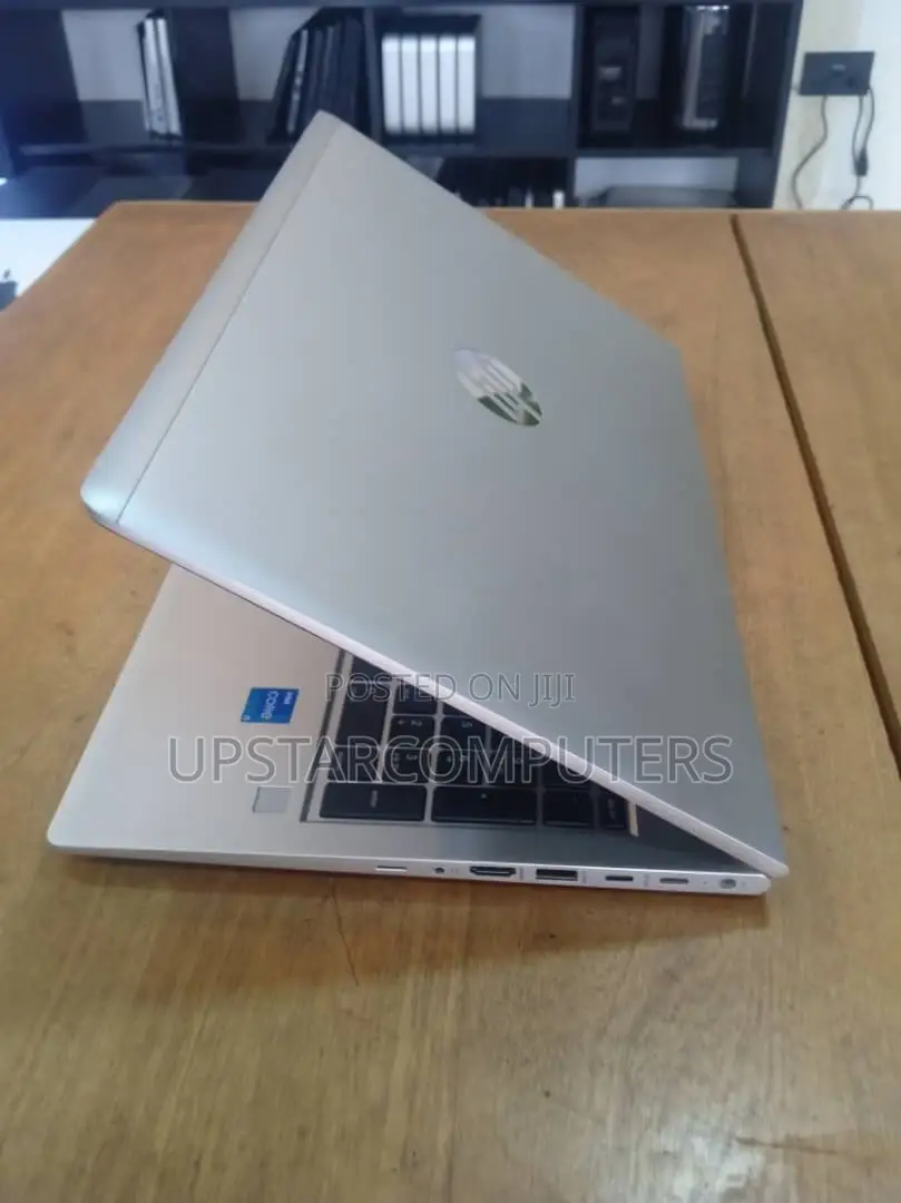 Laptop HP ProBook 430 G8 16GB Intel Core I5 SSHD+SSD 256GB