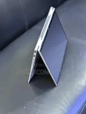Laptop HP EliteBook 1040 G8 16GB Intel Core I5 SSHD+SSD 512GB