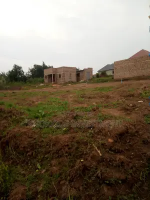 Plot for 40x100ft at 17m Ugx Sentema Bukugulu Town