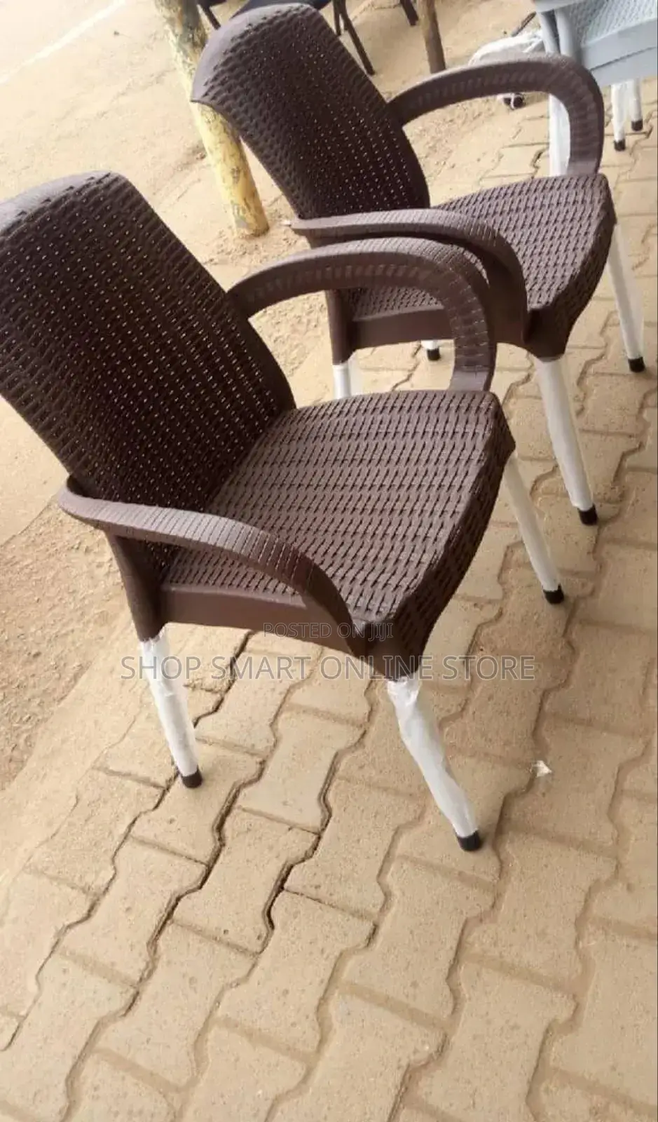 Aristo Plastic Chairs Plastic Chairs