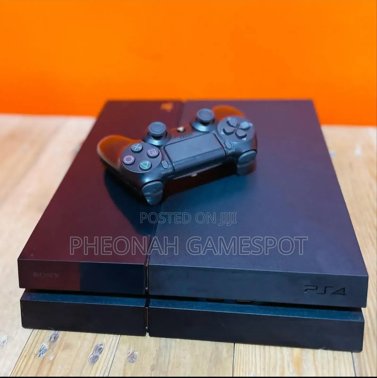 Playstation 4 Standard Set With Loaded 16 Games
