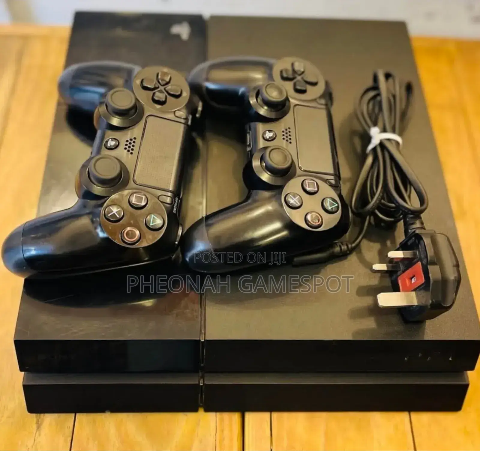 Jailbreak Ps4 Standard 500gb With 2 Controllers and 18 Games