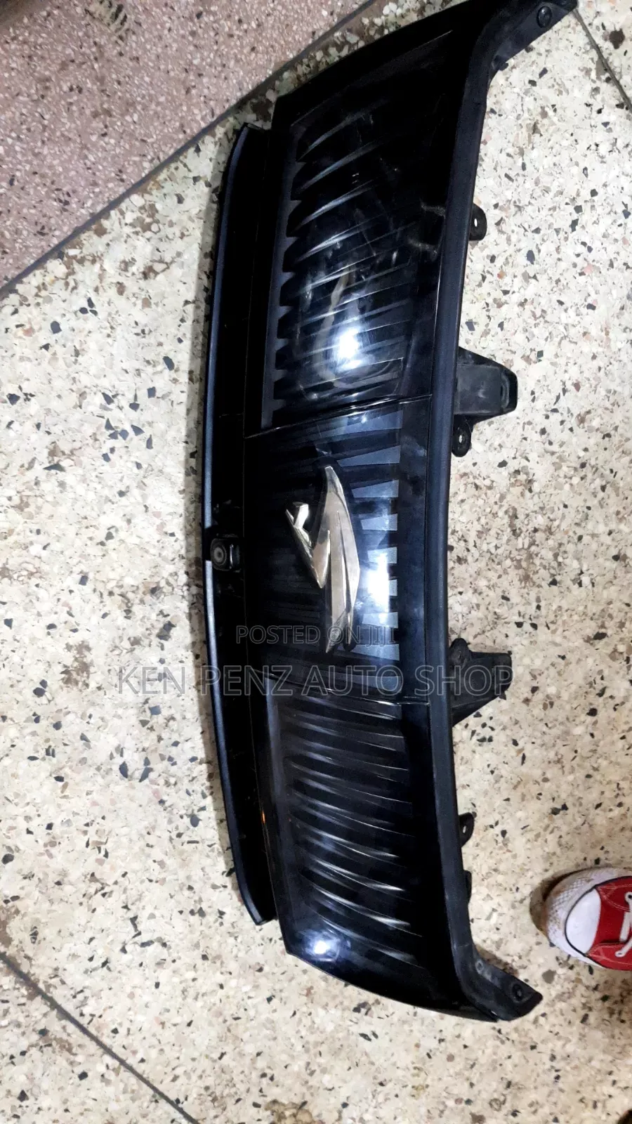 Harrier Hybrid 2016 Grill With Camera