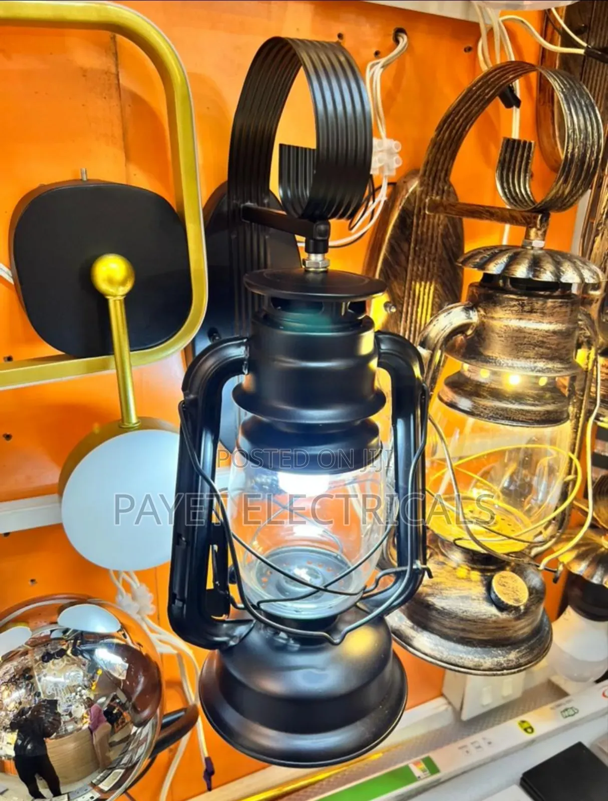 Lantern Wall Lamp