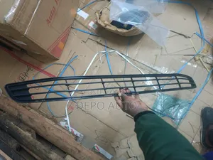 Front Bumper Grill Premio 2008