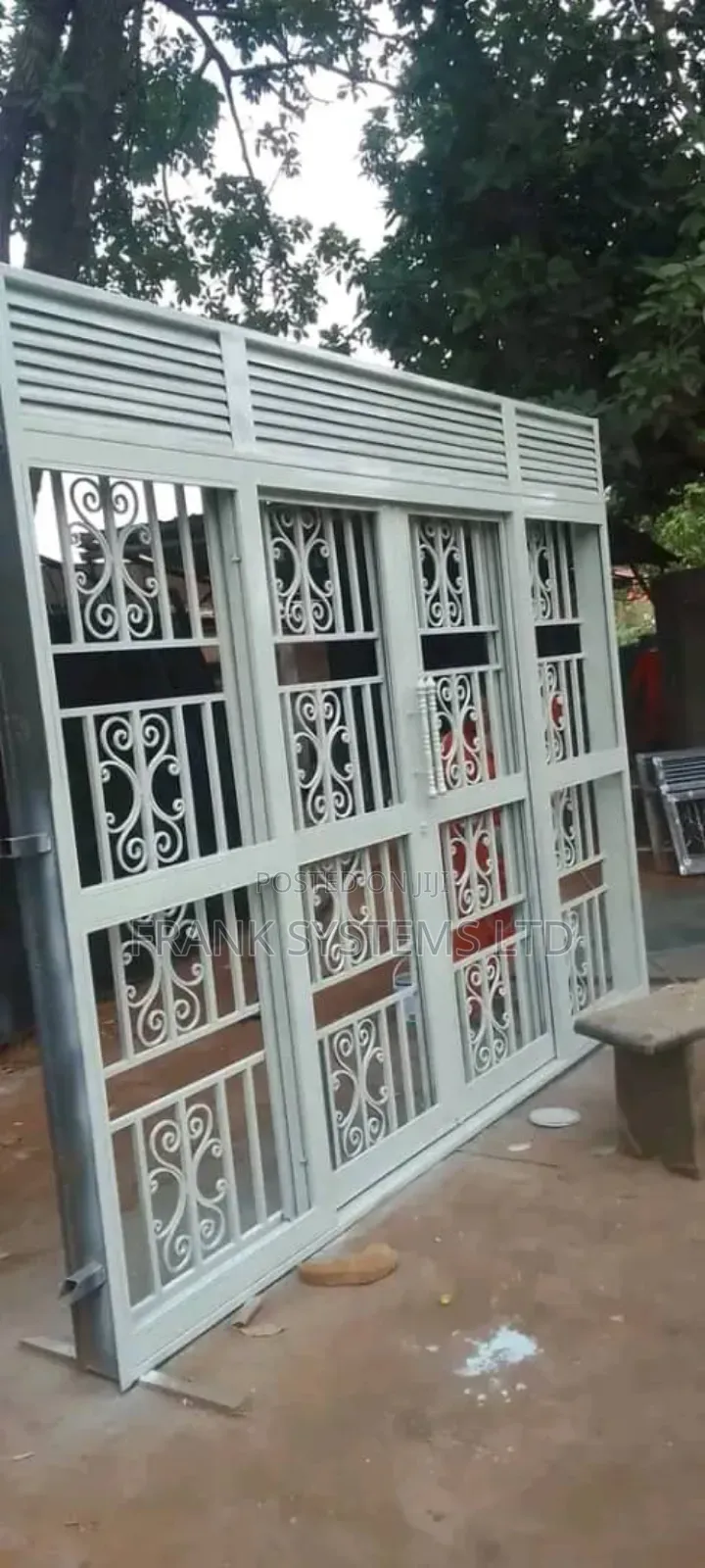 Doors Made in Steel Pipes