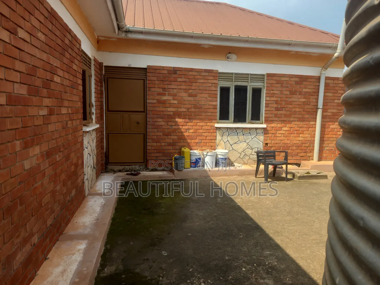 Furnished 3bdrm House in Kira for sale
