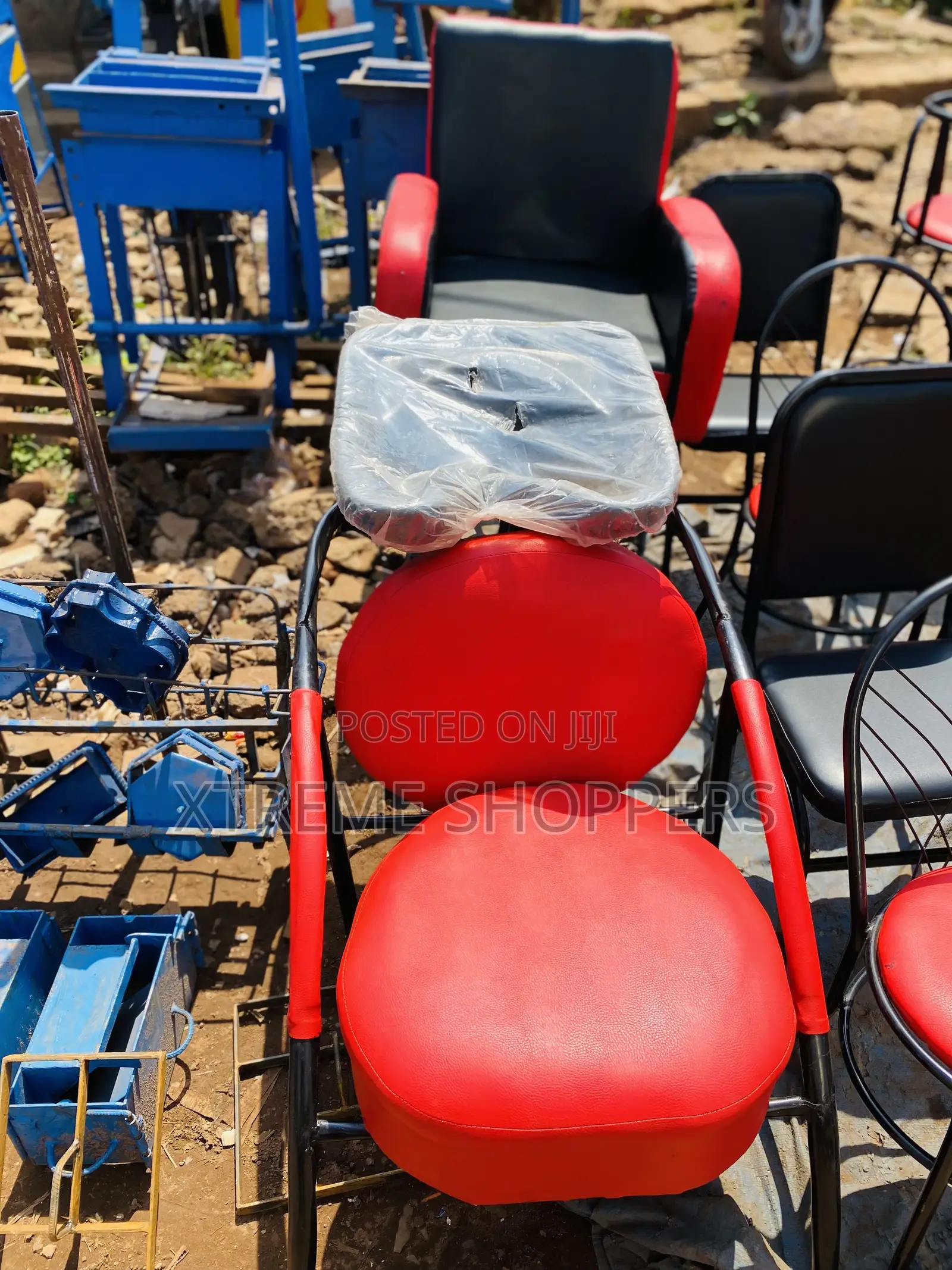 Loved /Sink Chair / Saloon Chair
