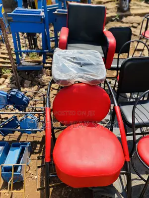 Photo - Loved /Sink Chair / Saloon Chair