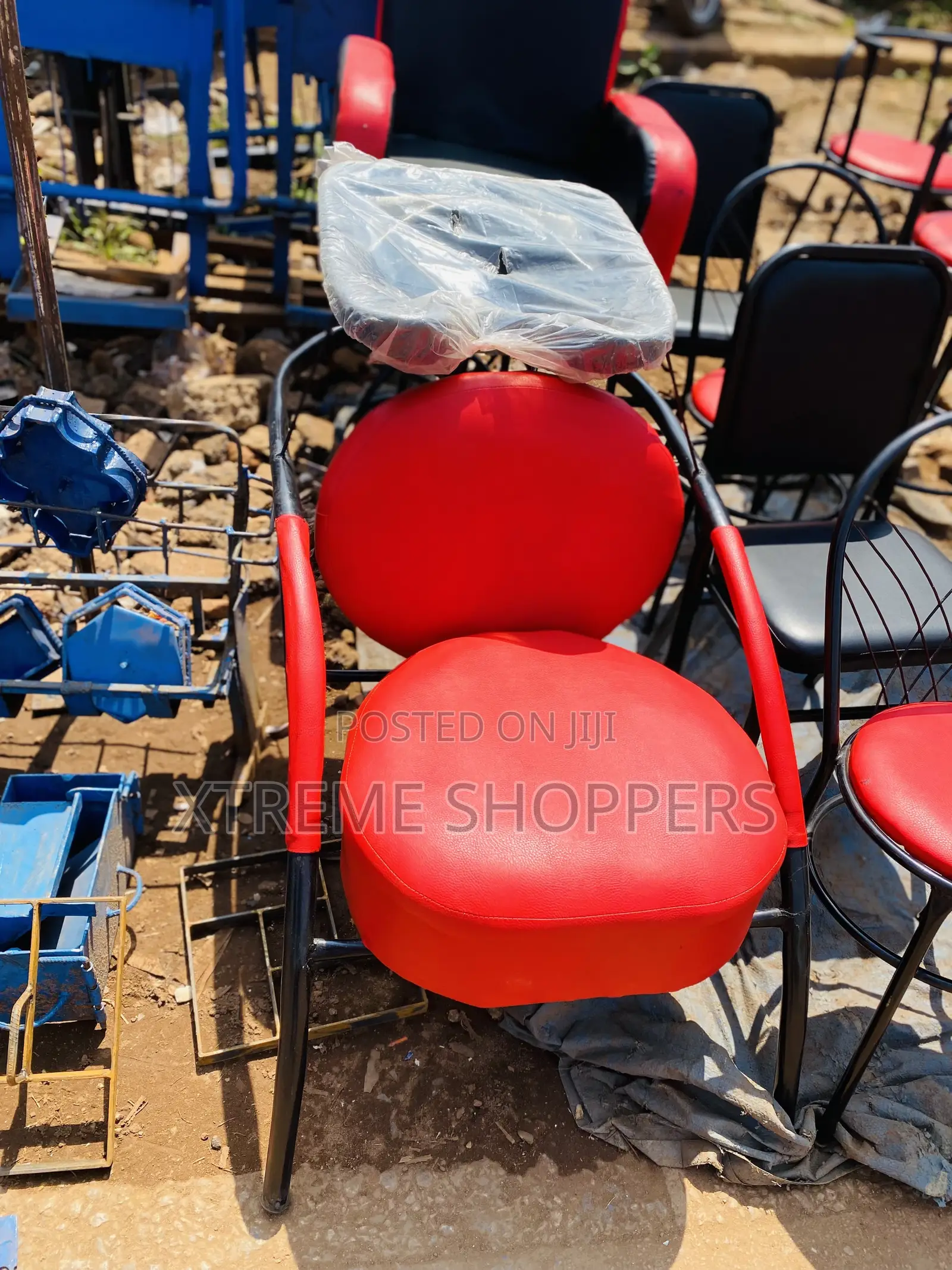 Loved /Sink Chair / Saloon Chair