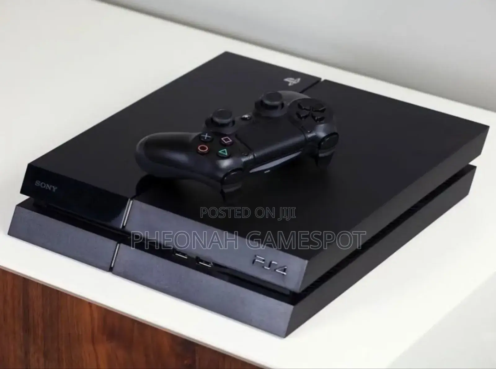Complete Playstation 4 Standard Console Package. 18 Games