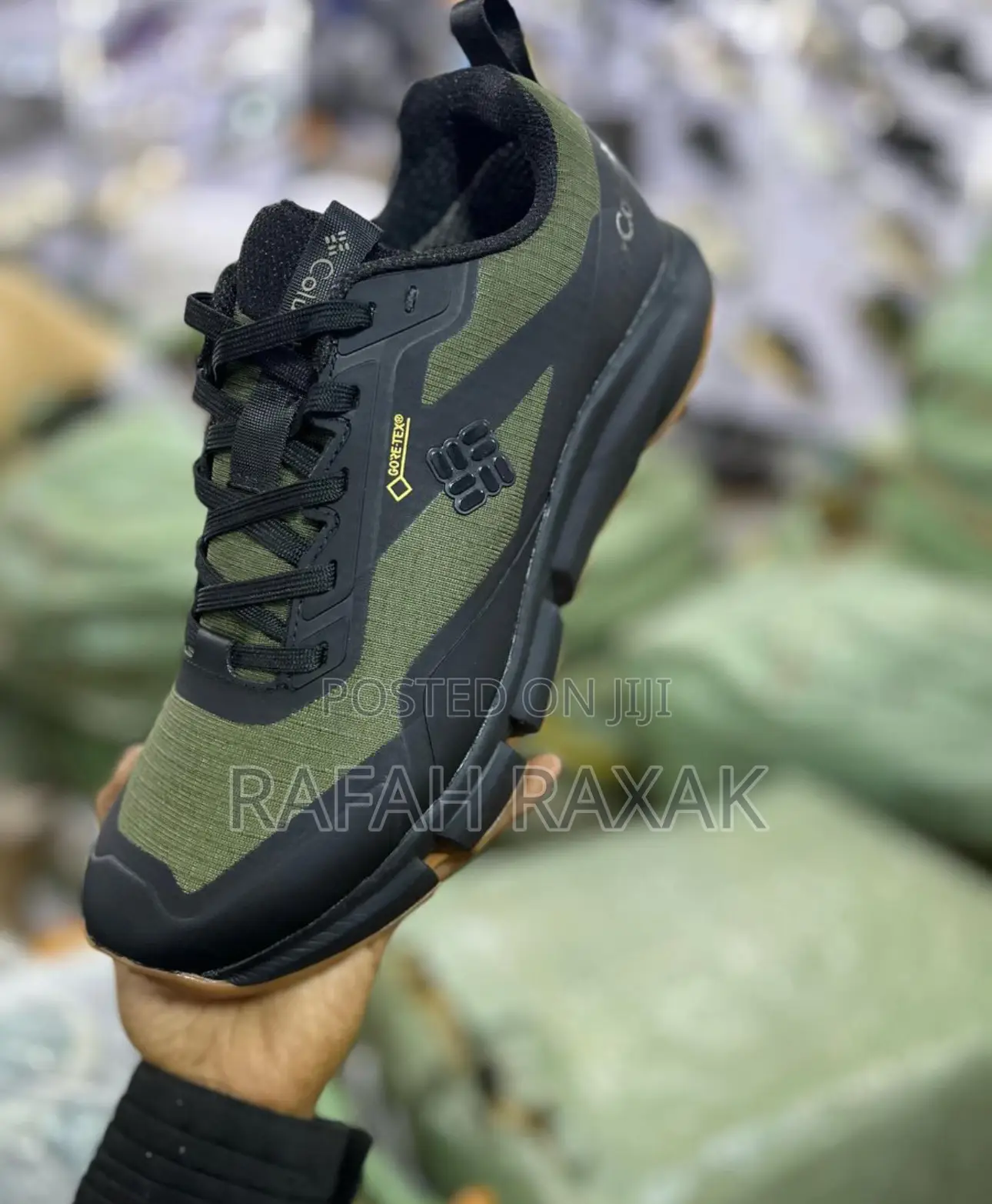 Men’S Black/Green Columbia Montrail Gore-tex Hiking Sneakers