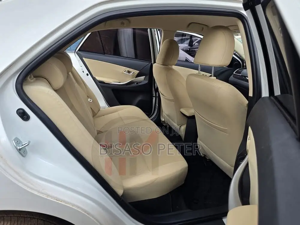 Toyota Premio 1.8 AWD 2019 White