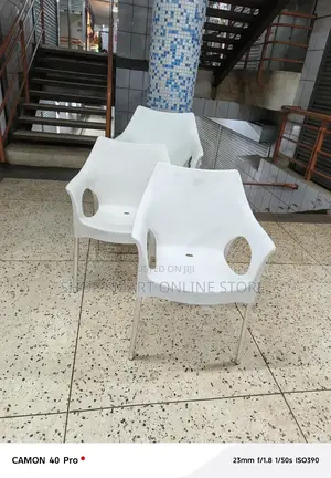 Sure Plastic Chair Plastic Chair for Garden/Beach/Hotels