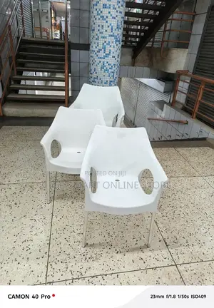 Sure Plastic Chair Plastic Chair for Garden/Beach/Hotels