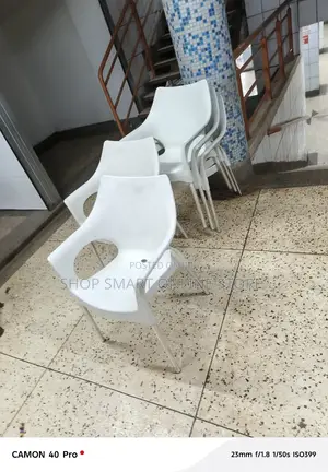 Sure Plastic Chair Plastic Chair for Garden/Beach/Hotels