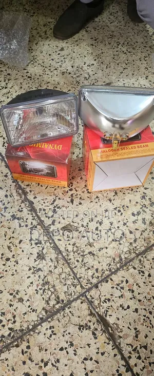 Universal Sealed Beam Lamps