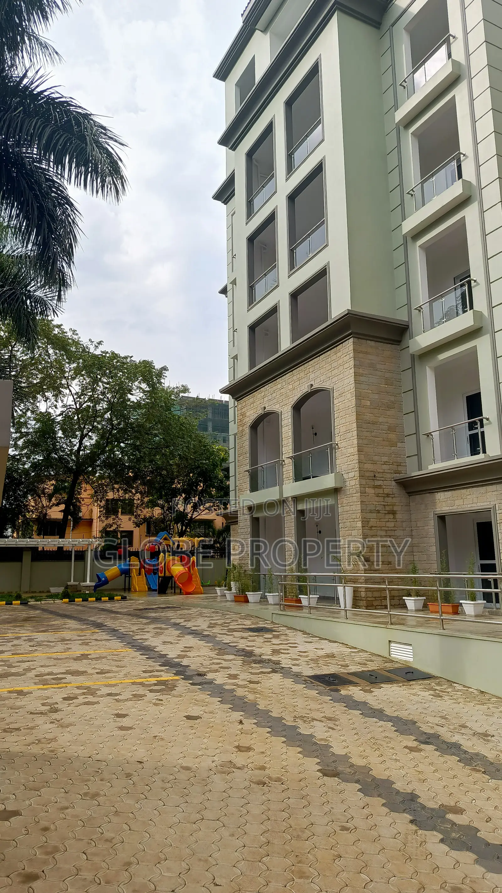 Furnished 4bdrm Apartment in Kololo, Central Division for rent
