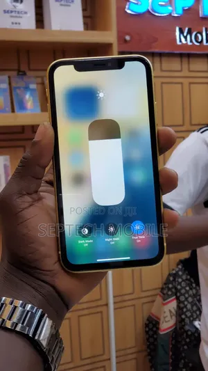 Apple iPhone 11 64 GB Yellow