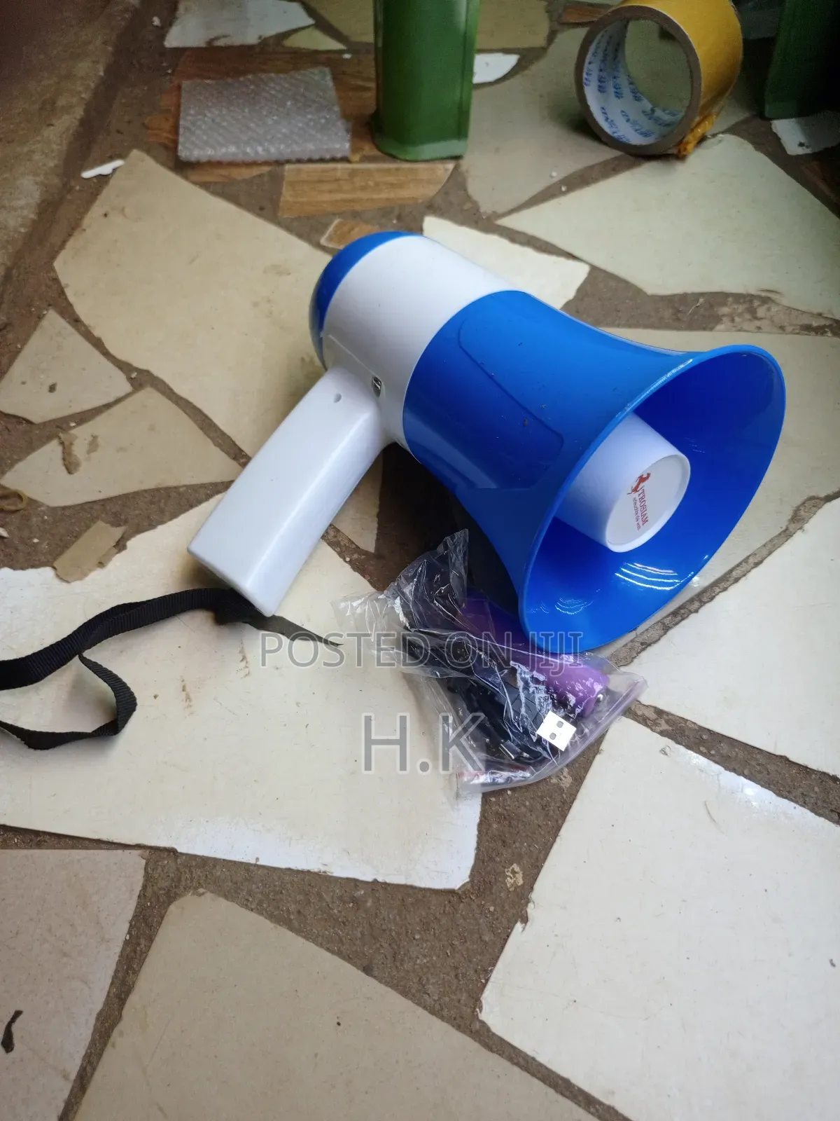 Trosiam 30w Megaphone With Usb/Tf Card Support