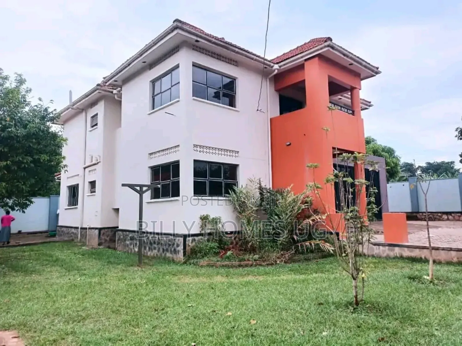 5bdrm Mansion in Kira for sale