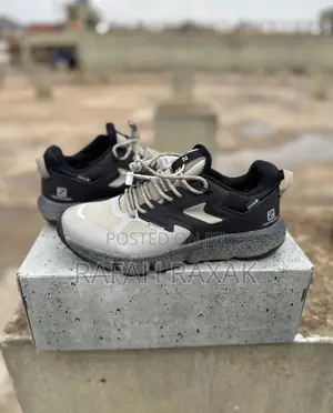 Original Salomon Predict Hike Gore-tex Hiking Sneakers