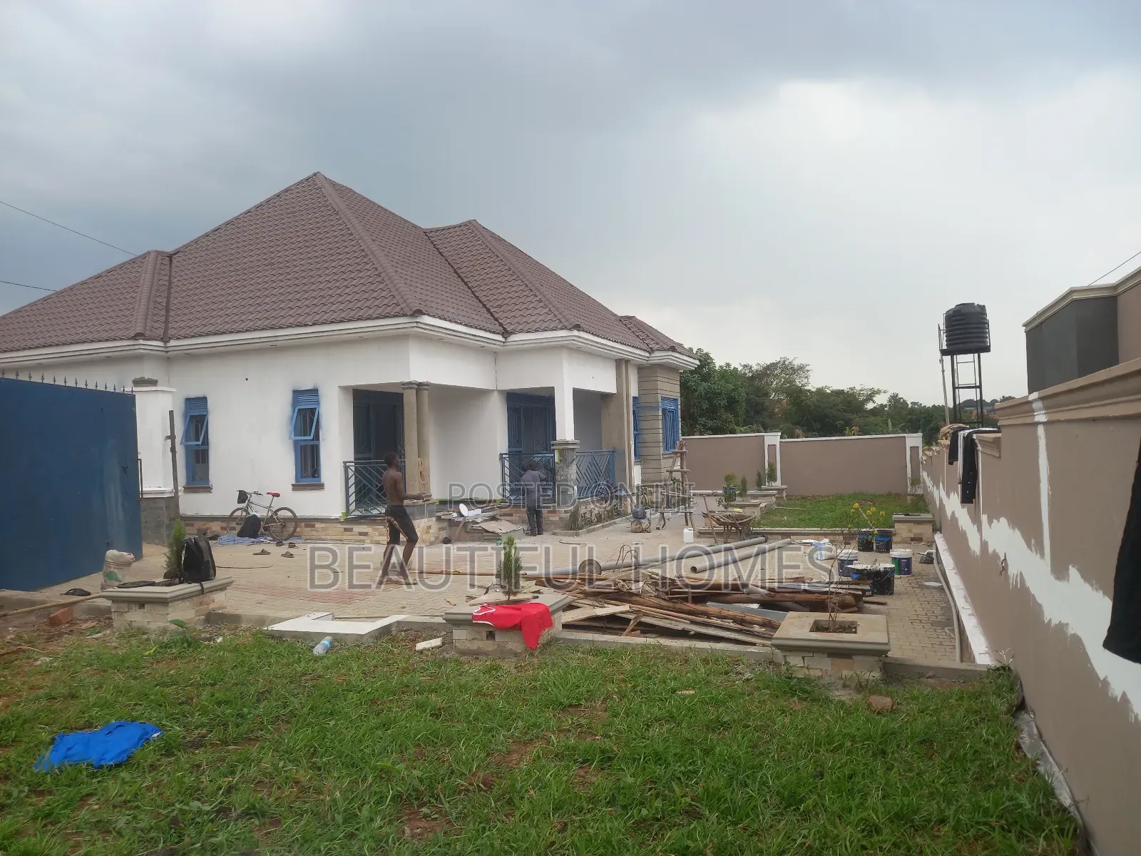 Furnished 4bdrm Bungalow in Kira for sale