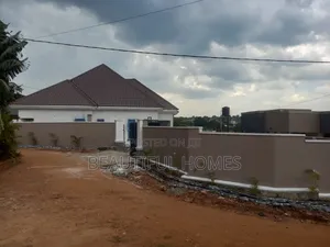Furnished 4bdrm Bungalow in Kira for sale