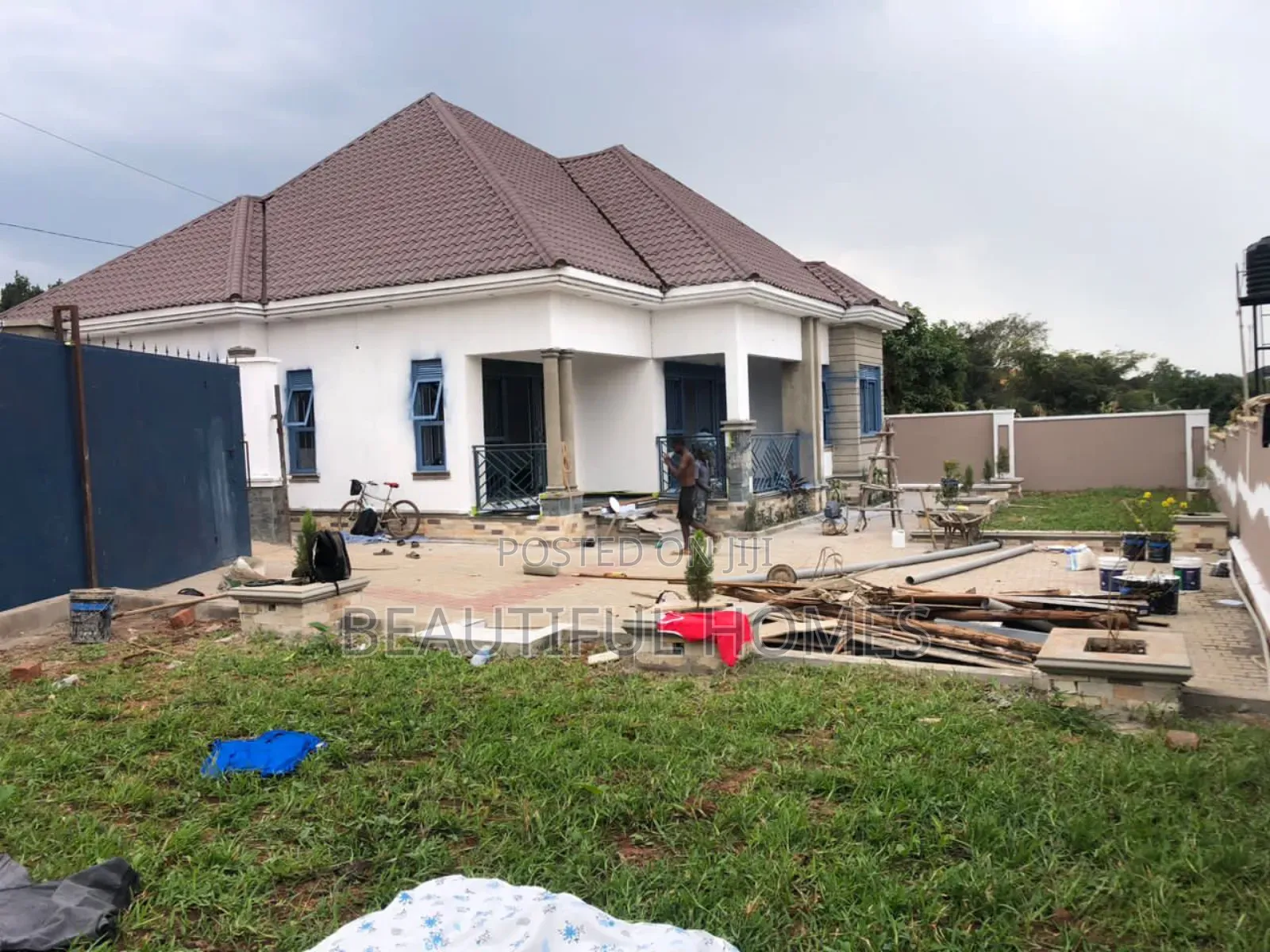 Furnished 4bdrm Bungalow in Kira for sale