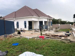 Furnished 4bdrm Bungalow in Kira for sale