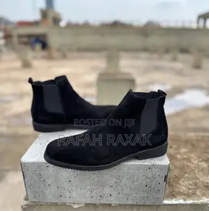 Men’S Classic Black Clarks Suede Chelsea Boots