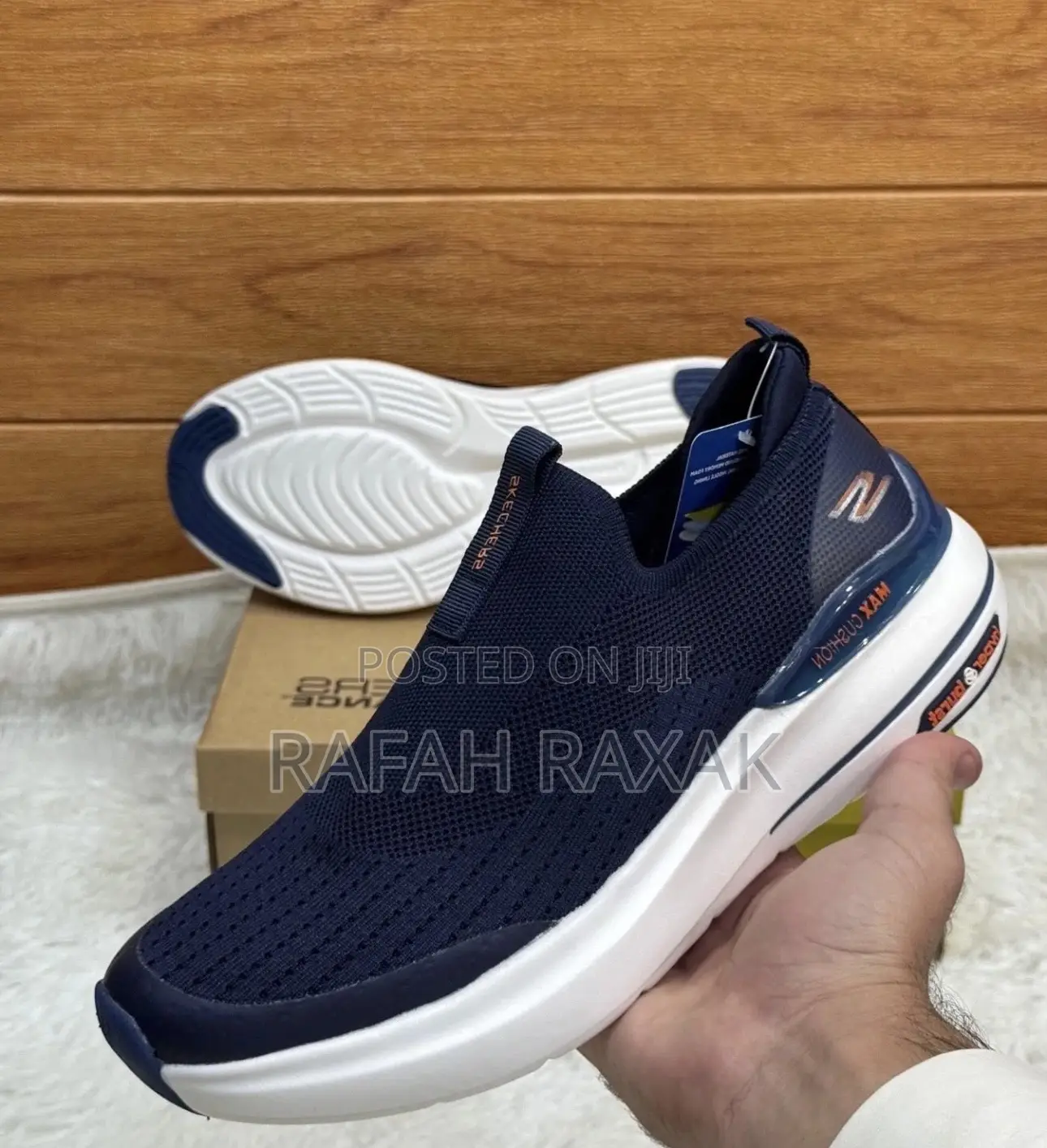 Original Skechers Max Cushion Hyper Burst Light Sneakers