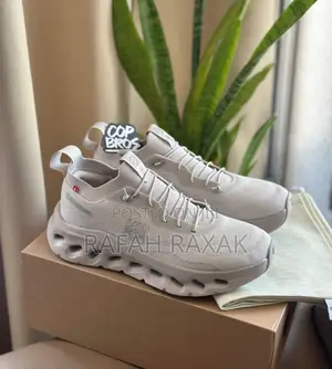 Men’S Classic On Cloudtilt X Leowe Running Sneakers