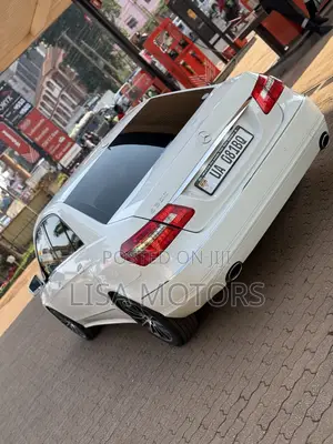 Photo - Mercedes-Benz E300 2010 White