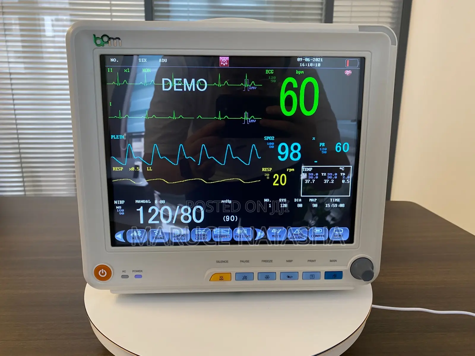 Icu Smart Patient Monitoring Machine