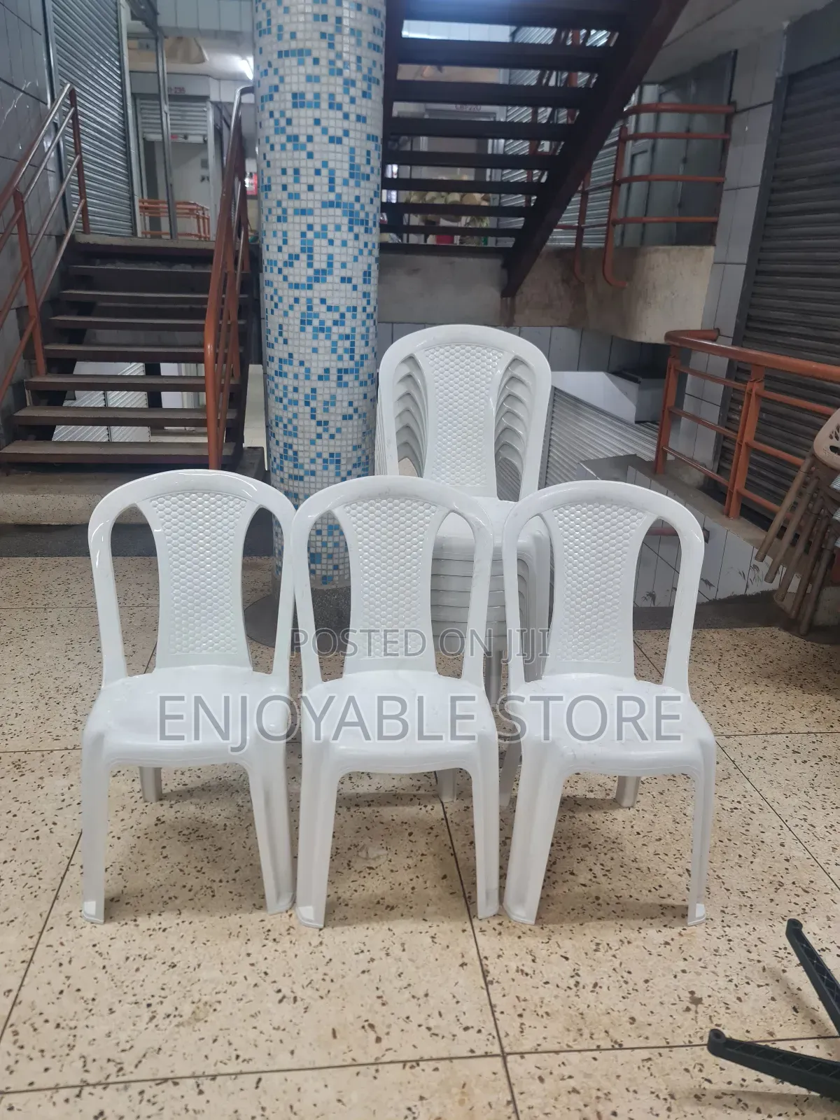 Wordly Plastic Chairs Plastic Chairs
