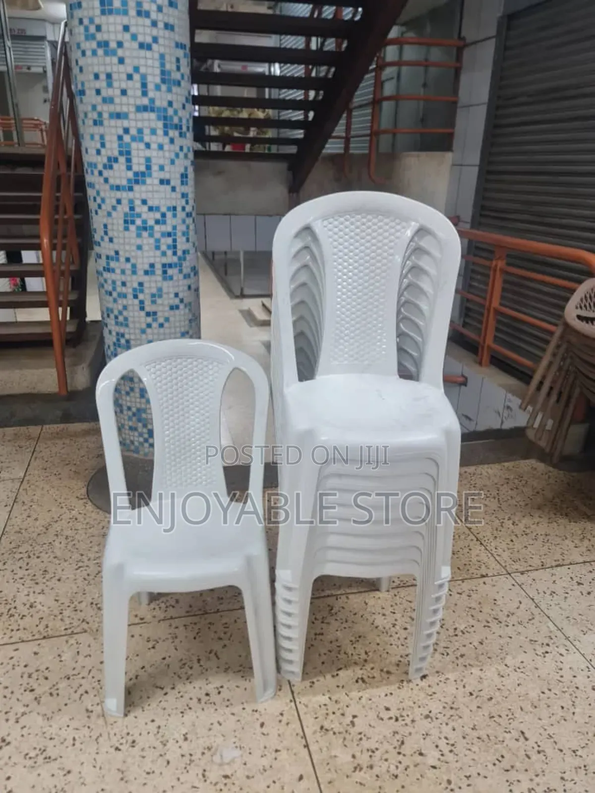 Wordly Plastic Chairs Plastic Chairs
