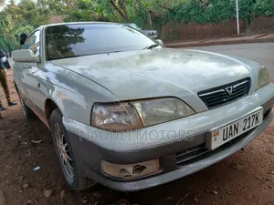 Photo - Toyota Vista 2000
