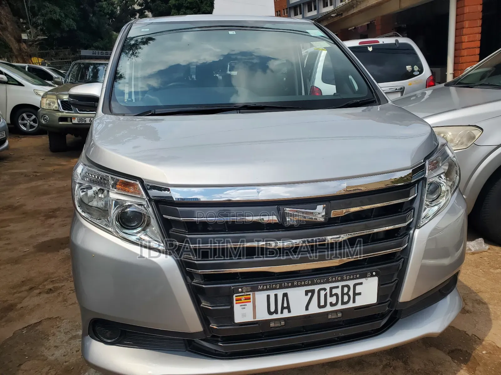 Toyota Noah 2016 Silver