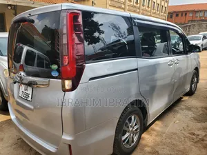 Toyota Noah 2016 Silver
