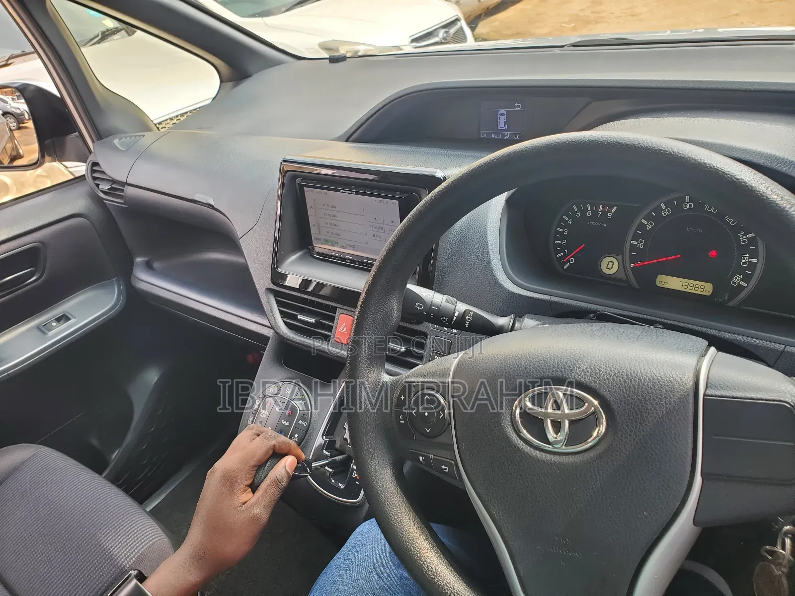 Toyota Noah 2016 Silver