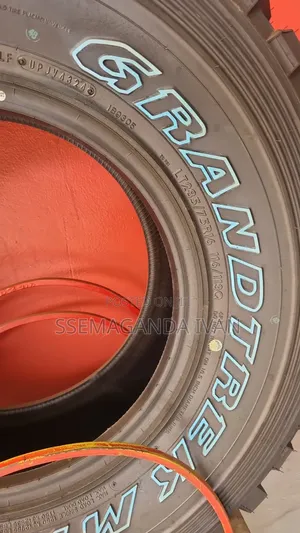 285/75r16 Dunlop Grandtrek M/T2(Brand New)