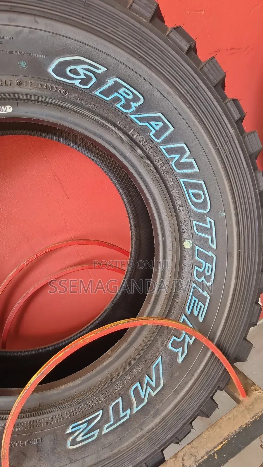 285/75r16 Dunlop Grandtrek M/T2(Brand New)
