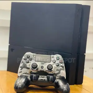Playstation 4 (Jailbroken) - Complete Bundle!