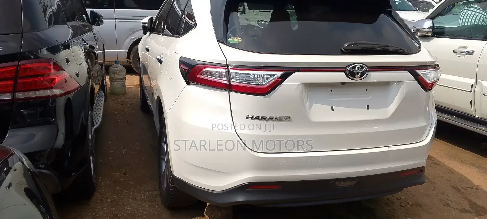 Toyota Harrier 2.0 4WD 2017 White